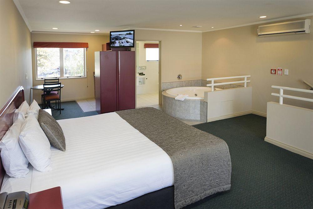 Cornwall Motor Lodge Palmerston North Kültér fotó